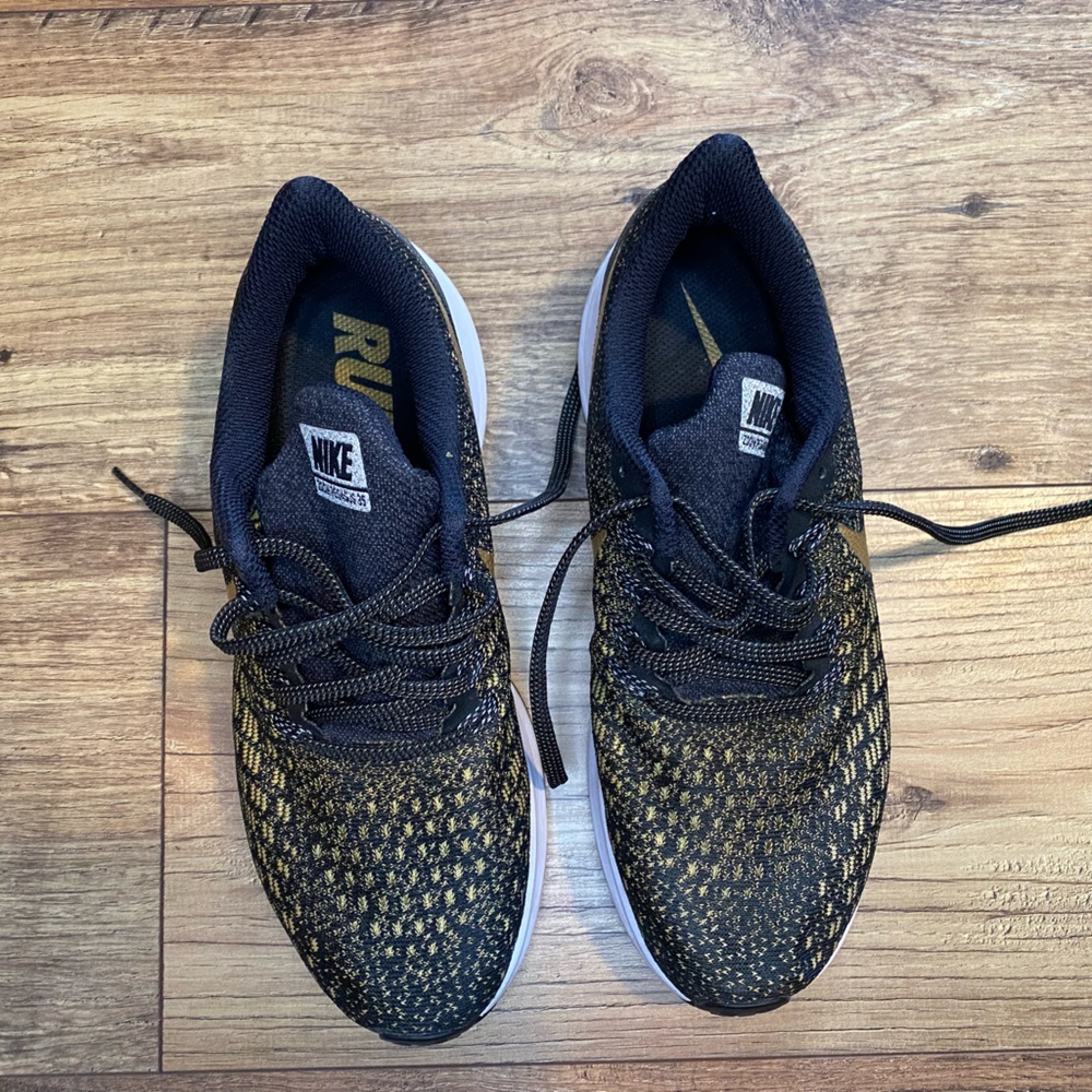 NWOB Nike Air Zoom Pegasus 35 'Metallic Gold' Size 7